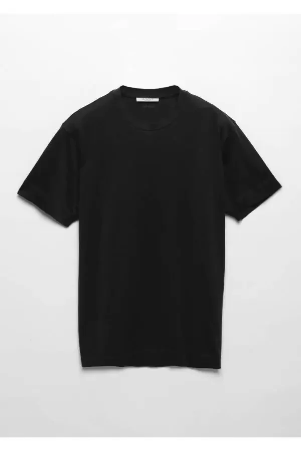 Qora tekis velosiped yoqali paxta aralash futbolka - 5