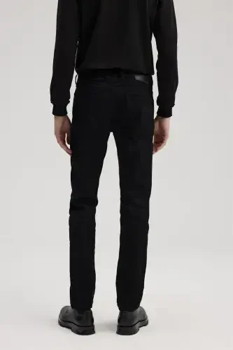 Qora tor kesimli 5 cho'ntakli jinsi shim - 4