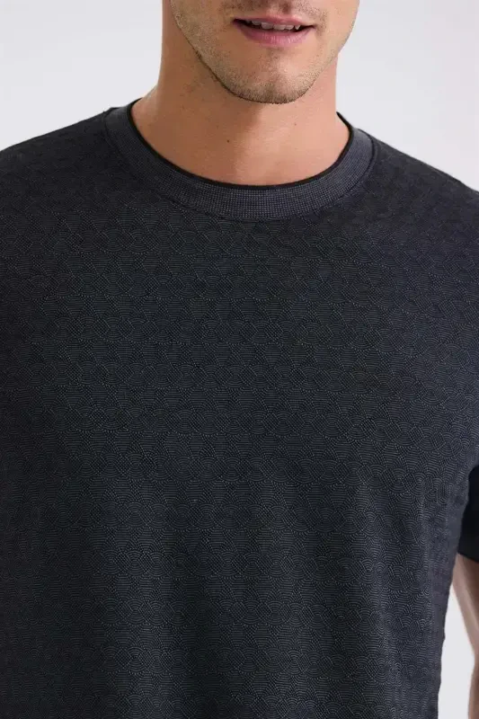 Qora tor siydigan velo yaka futbolka - 3