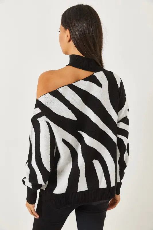 Qora Yelkali Zebra naqshli katta hajmli trikotaj kozok KZK-19000540-Qora - 5