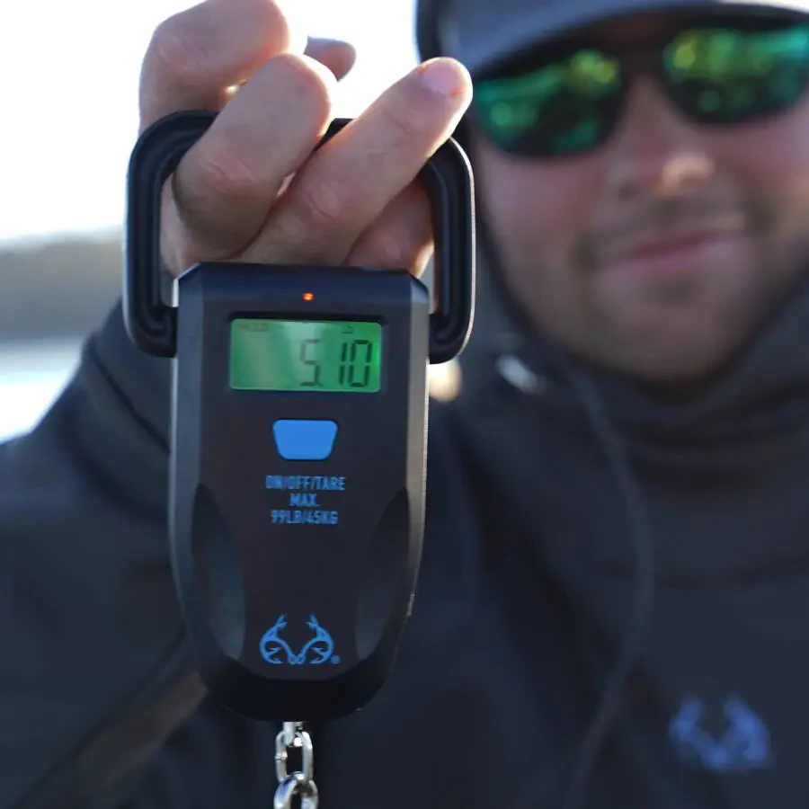 Realtree Fishing Digital Scale 99 lb. Capacity with Lip Gripper and LCD Display - 43