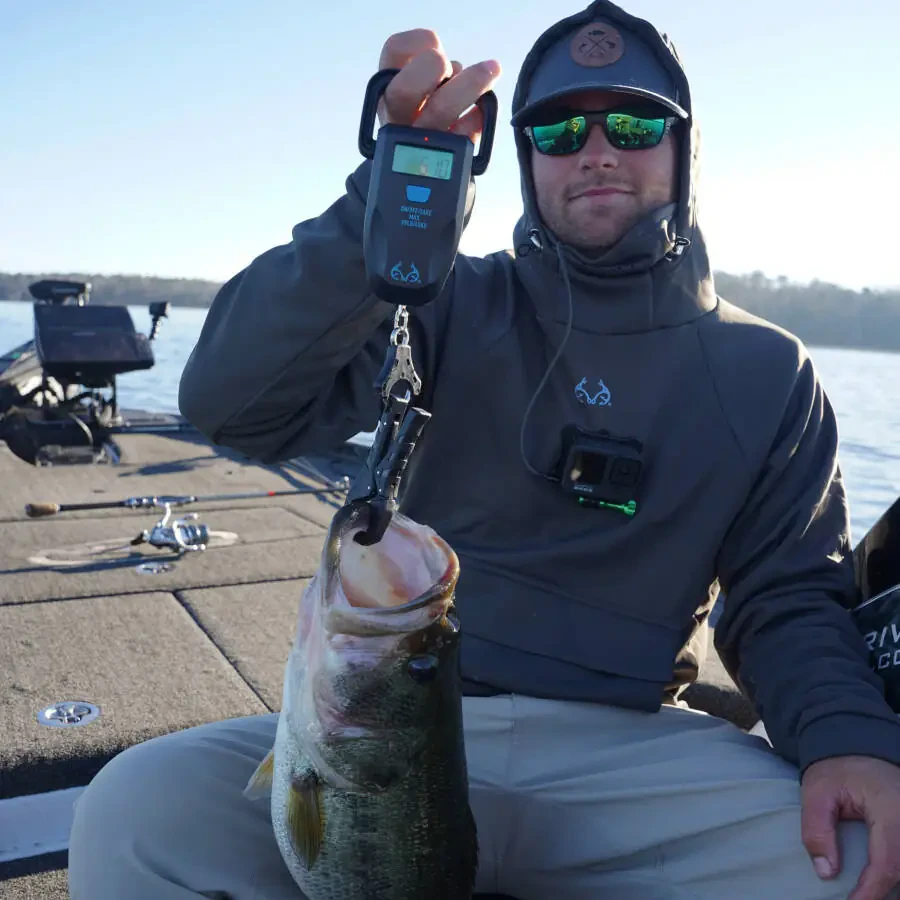 Realtree Fishing Digital Scale 99 lb. Capacity with Lip Gripper and LCD Display - 13