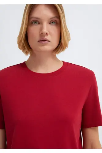 Red Basic T-Shirt Semi Slim Fit 1612916-70391 - Red - 6
