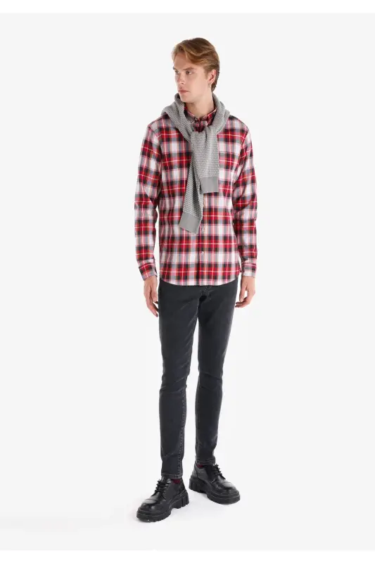 Red checkered, long-sleeved, regular fit men's shirt - 3