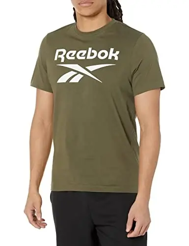 Reebok erkaklarining Identity Stacked Logo futbolkasi - REEBOK