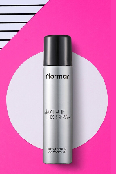 Refreshing and Moisturizing Makeup Setting Spray - 10