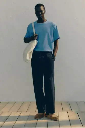 Regular Fit Asal Tekislik To‘qimali Futbolka-Ochiq moviy - H&M (1)