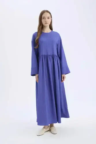 Regular Fit Bisiklet Yaka Gofre Dokulu Uzun Kollu Maxi Elbise-Saks - 4