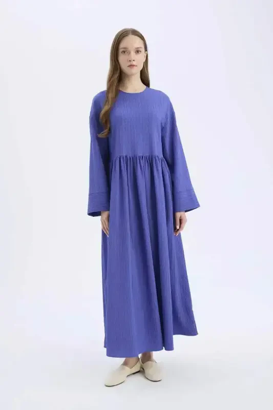 Regular Fit Bisiklet Yaka Gofre Dokulu Uzun Kollu Maxi Elbise-Saks - 4