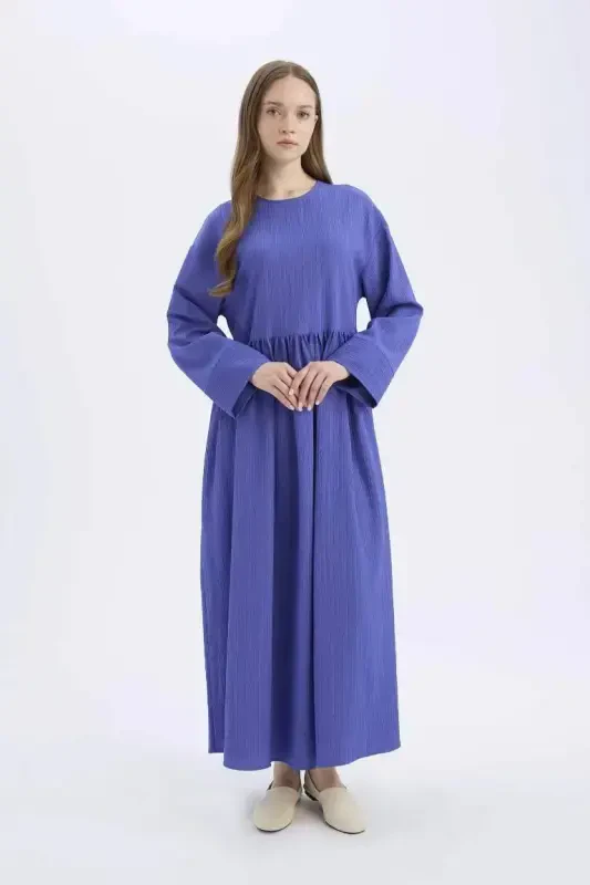 Regular Fit Bisiklet Yaka Gofre Dokulu Uzun Kollu Maxi Elbise-Saks - 5