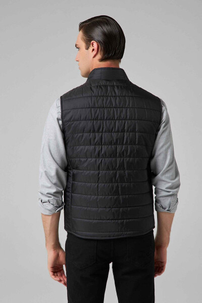 Regular Fit Black Stand Collar Fiber Filled Seasonal Zippered Vest Jacket - 12