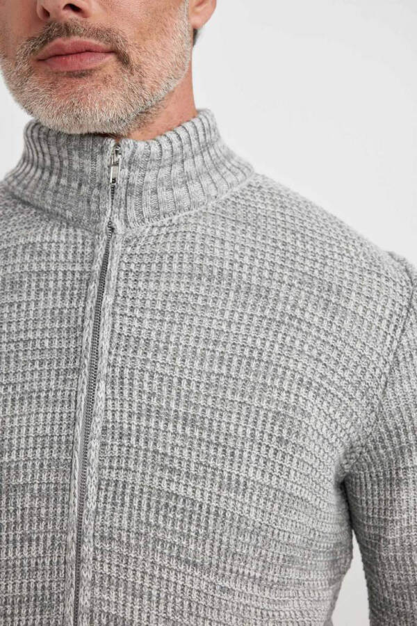 Regular Fit Crew Neck Half Zip Knit Sweater in Heather Grey - 5