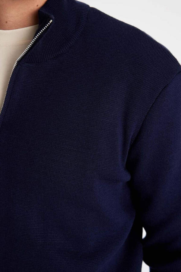 Regular Fit Crew Neck Zip-Up Knit Sweater in Navy - 5