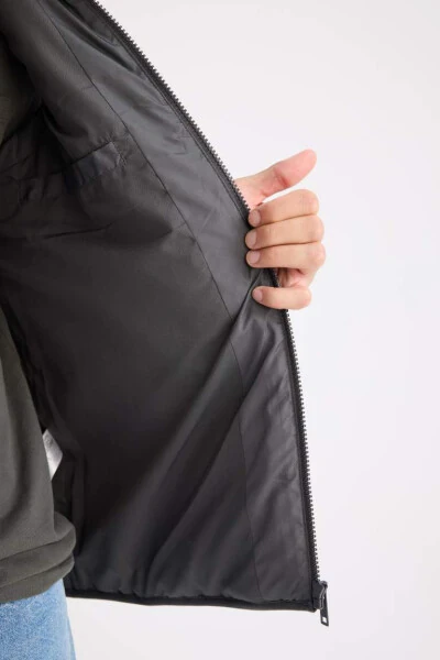 Regular Fit Dik Yaka Fermuarlı Cepli Şişme Yelek-Antrasit - 6
