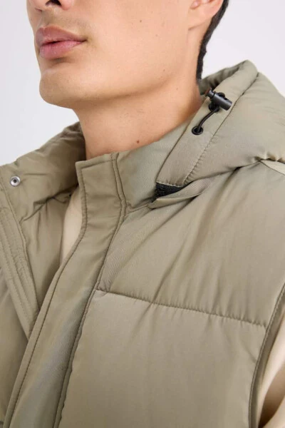 Regular Fit Hooded Zippered Pocket Puffer Vest Light Khaki - 5
