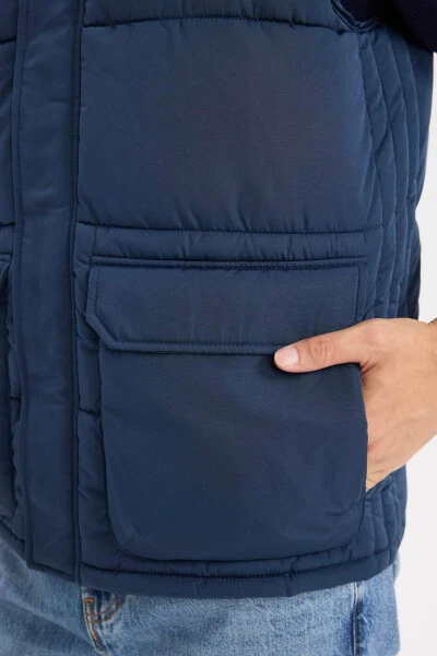 Regular Fit Kapüşonlu Fermuarlı Cepli Şişme Yelek-Lacivert - 6