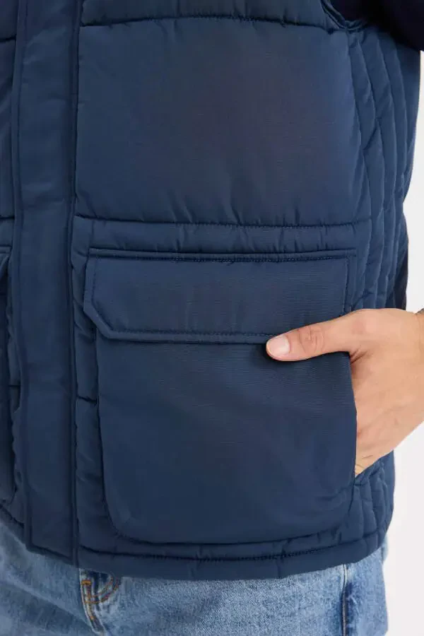 Regular Fit Kapüşonlu Fermuarlı Cepli Şişme Yelek-Lacivert - 6