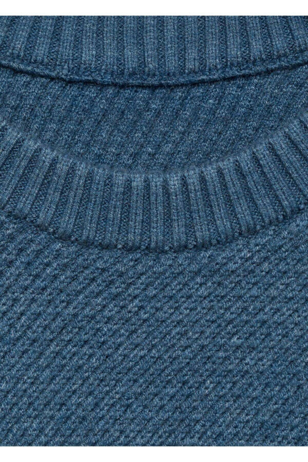 Regular fit knitted jumper - 7