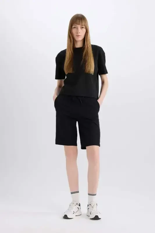 Regular Fit Mid-Rise Straight Leg Slim Basic Bermuda Shorts Black - 4
