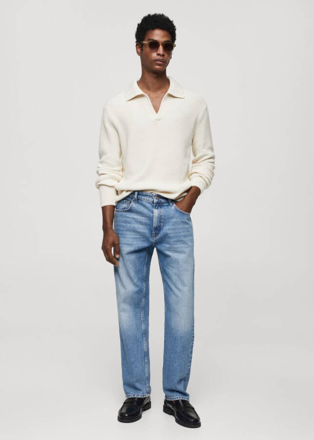 Regular fit, mid-wash jeans. - 12