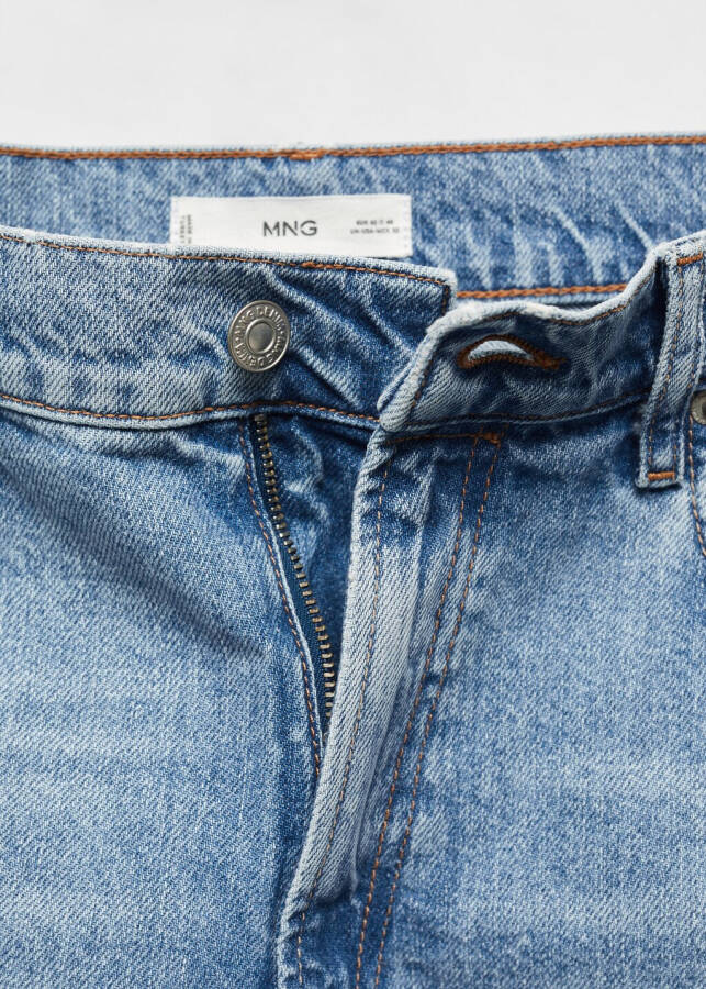 Regular fit, mid-wash jeans. - 5