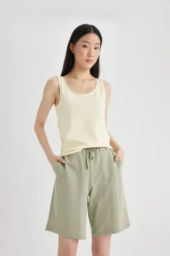 Regular Fit Normal Bel Düz Paça Bermuda Şort Yeşil - 1