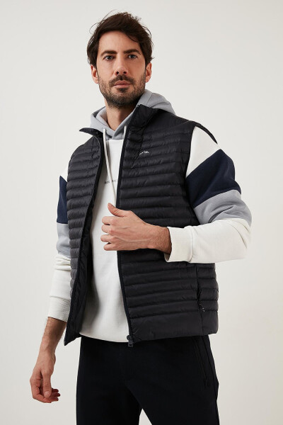 Regular Fit Stand Collar Pocket Quilted Puffer Vest 497KIM - 16