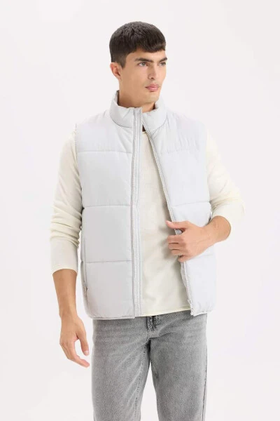Regular Fit Stand Collar Zip-Up Puffer Vest Light Grey 