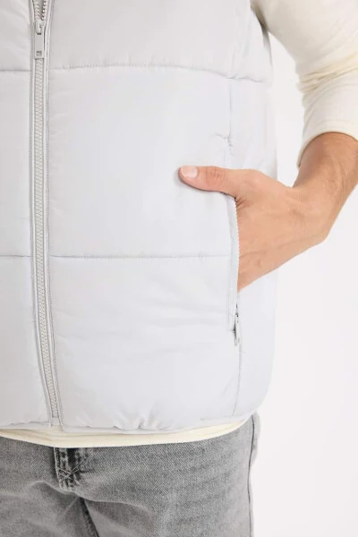 Regular Fit Tik Yoqali Fermuarli Shishirilgan Nimcha Och Kulrang - 5