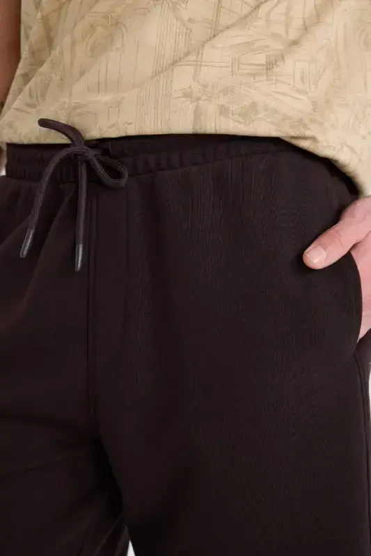 Regular Fit Toʻgʻri Oyoqli Asosiy Toʻgʻri Short - Qahva - 5
