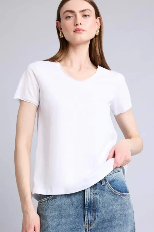 Regular Fit V bo'yinli Basic tekis qisqa yengli %100 paxta futbolka - Oq - DEFACTO