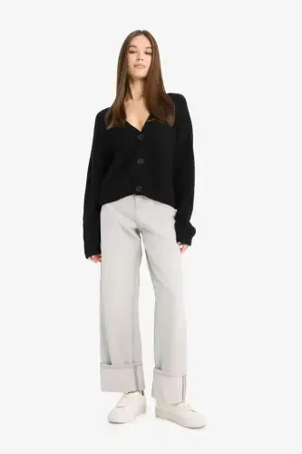 Regular Fit V Yoqali Tugmali Triko Kardigan-Qora - DEFACTO (1)