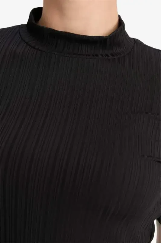 Regular Fit Yarım Balıkçı Yaka Fitilli Kaşkorse Kısa Kollu Tişört-Siyah - 5