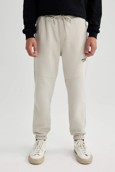 Regular Fit Zipper Pocket Sweatpants - 4