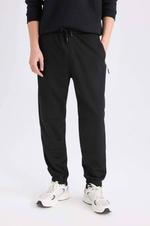 Regular Fit Zipper Pocket Sweatpants Black - 4