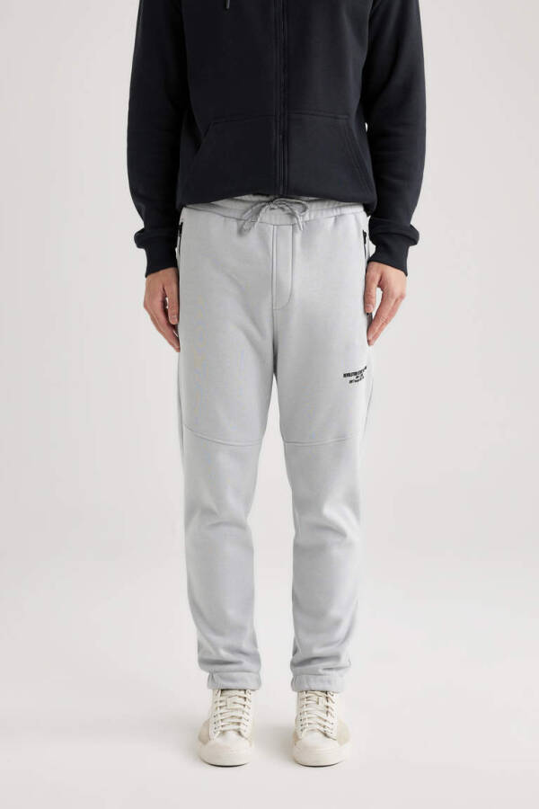 Regular Fit Zipper Pocket Sweatpants Light Grey - 3