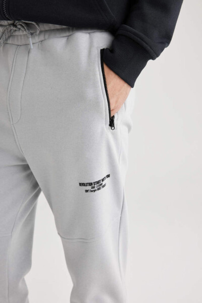 Regular Fit Zipper Pocket Sweatpants Light Grey - 4