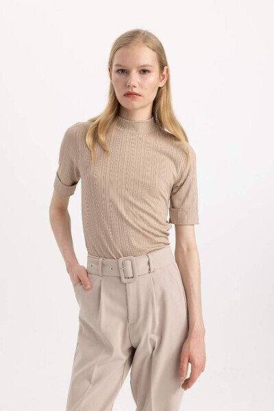 Regulyar kesim yarim balikchi yaka fitilli kashkorse qisqa qoʻlli futbolka tosh - 4