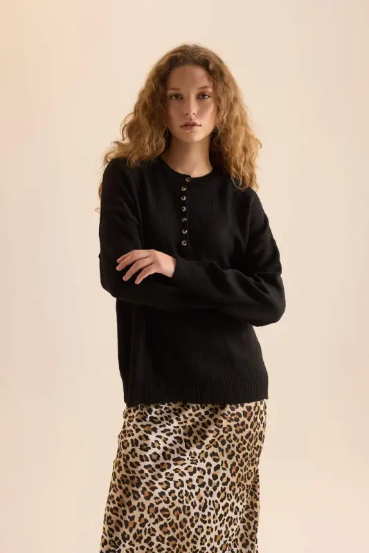 Relax Fit Buttoned Collar Knit Sweater D4913axns-Black - 3