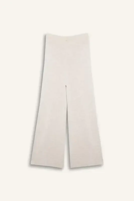 Relax Fit Keng Keng Shim-Ekru - 9