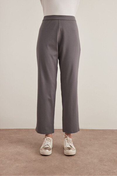 Relaxed Fit Pants - AKER (1)