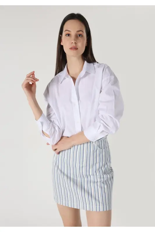 Relaxed fit white long sleeve shirt for women - 1