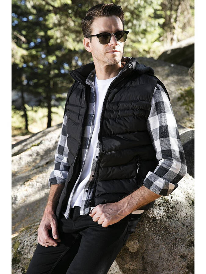 Removable Hooded Water & Wind Resistant Slim Fit Puffer Vest 649006 - 14