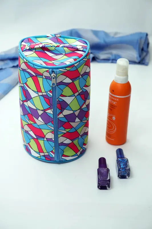 Renkli Desenli Silindir Şık, Kullanışlı ve Dayanıklı Tasarım Kozmetik Çantası-Mor - 2