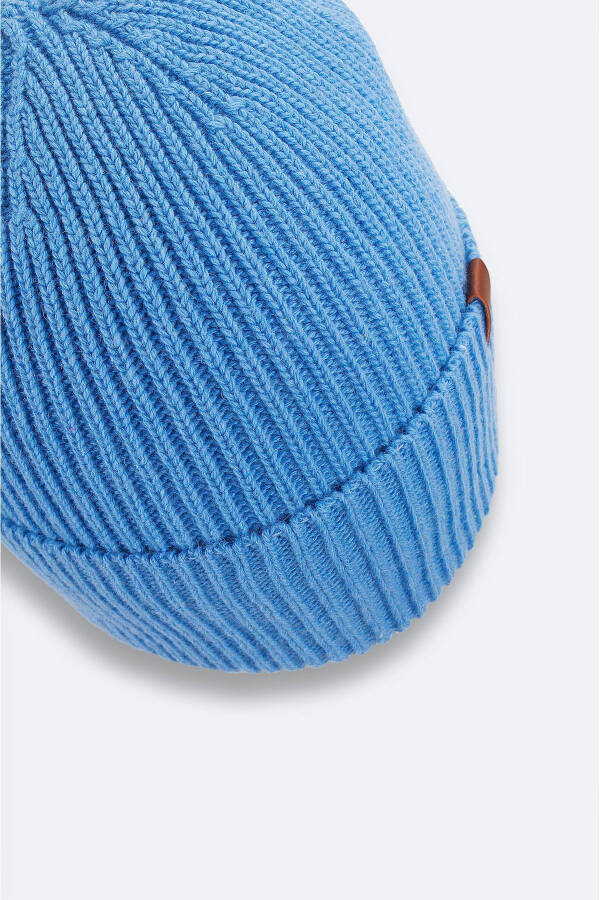 Ribbed beanie with light blue logo - 3