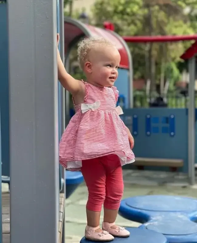 Robeez Baby Girls va Unisex Yumshoq Tagliklar Sirpanishga Qarshi Beshik Poyabzallari Chaqaloqlar va Kichkintoylar uchun Uy poyafzallari, 0-24 Oy - 2