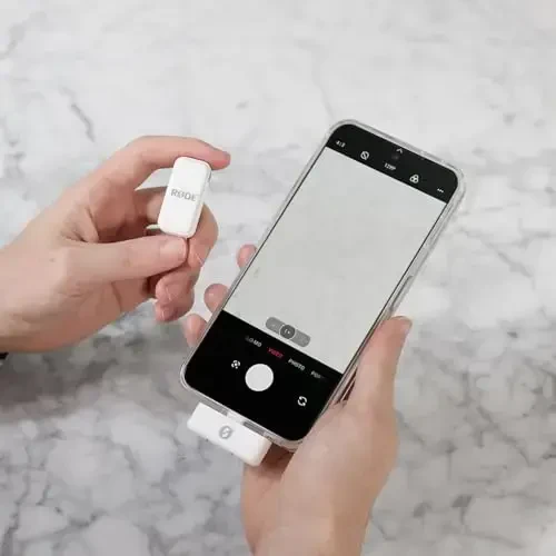 RØDE Wireless Micro - Compact Wireless Microphone, Two Mics with Charge Case for Smartphone Content Creation - Lightning, White - 5