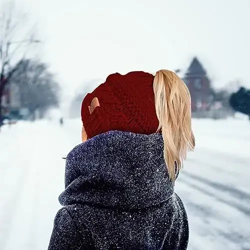 Rosoz 1&2 Packs Ayollar uchun Ponytail Beanie, Qishki iliq Beanie Quyruq Yumshoq Stretch Kabel Trikotaj Tartibsiz Yuqori Tugunli Shlyapa - 5