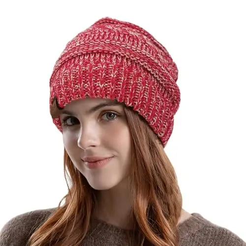 Rosoz 1&2 Packs Ayollar uchun Ponytail Beanie, Qishki iliq Beanie Tail Yumshoq Stretch Cable Knit Tartibsiz Yuqori Chokili Shlyapa - 1