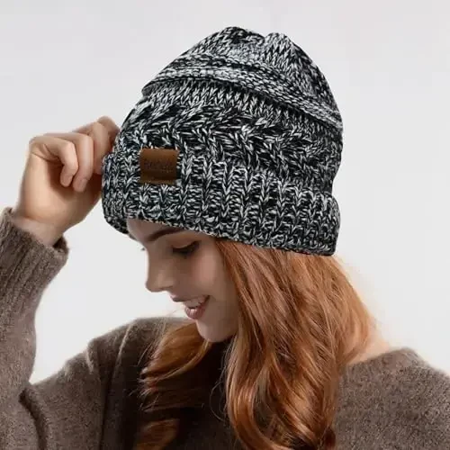 Rosoz Ayollar uchun 2 dona Ponytail Beanie, Qishki Issiq Beanie Quyruq Yumshoq Stretch Kabel Trikotaj Tartibsiz Yuqori Bun Shlyapa - 6